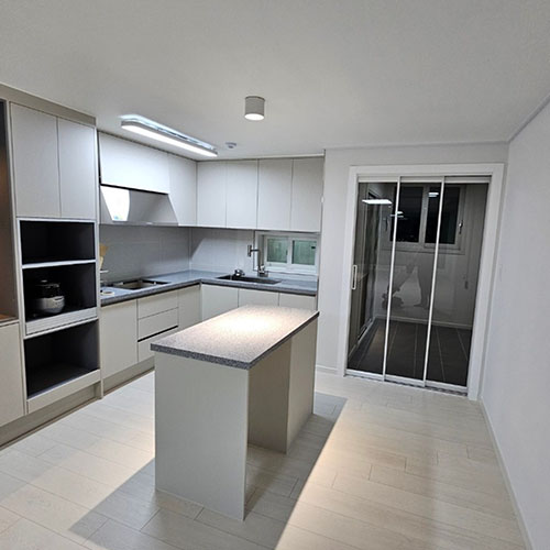 <strong>집 정기<br>청소</strong>